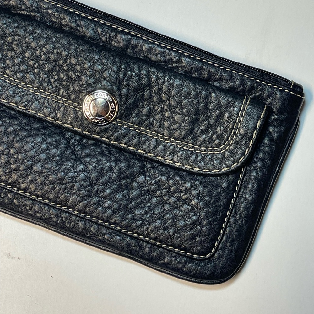 Coach Vintage Black Pebble Leather Wristlet - Picture 6 of 10